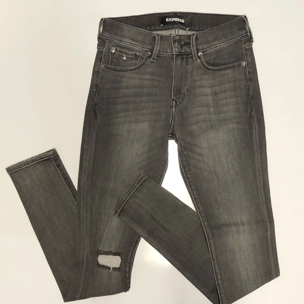 Express Women’s  leggings Jeans with Ripped Knee size 0R